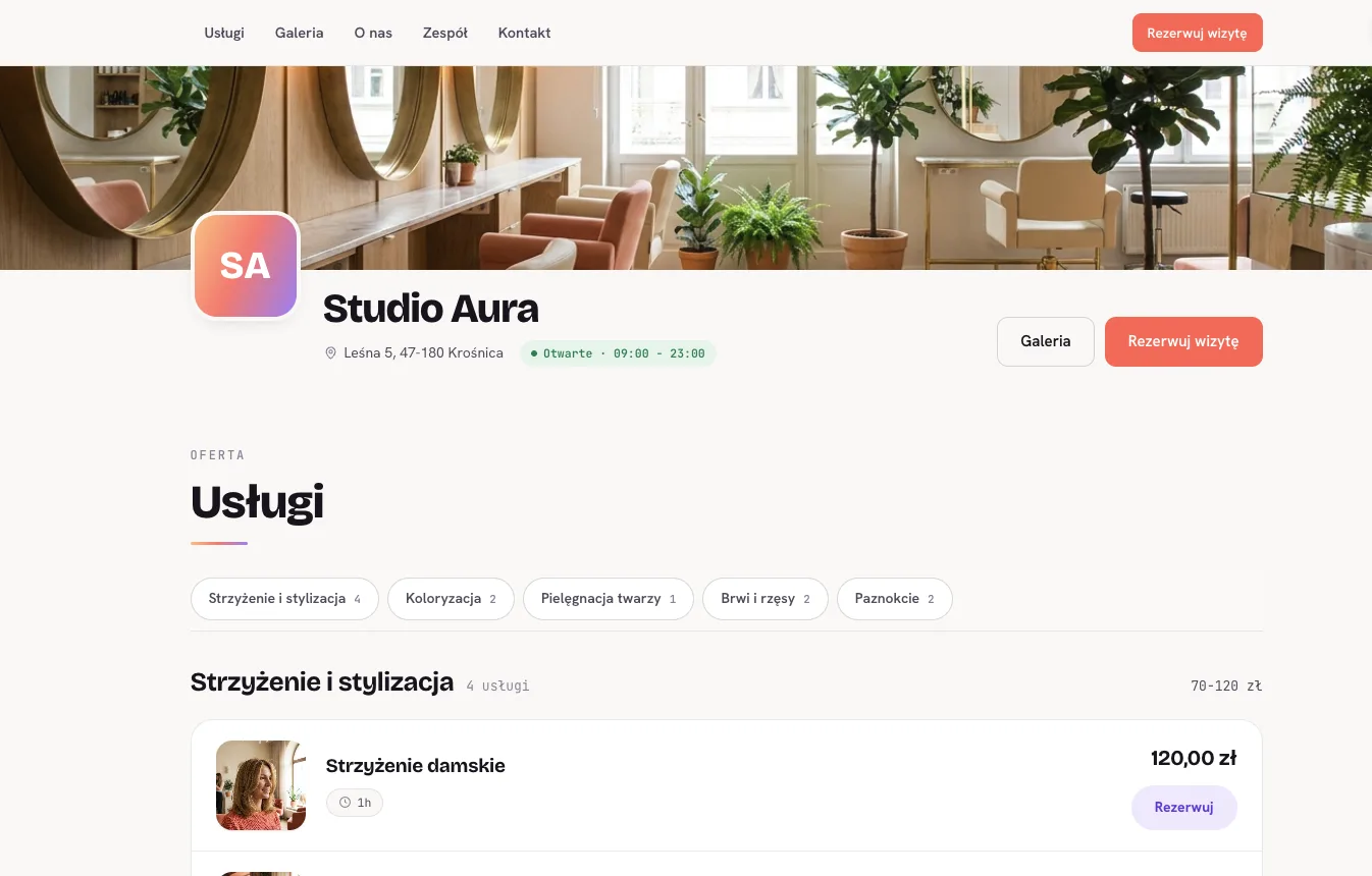 Publiczna strona salonu Studio Aura: okładka, logo, godziny otwarcia, lista usług z cenami i przycisk Rezerwuj wizytę